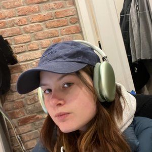 Green Airpod Max - Worn Handful of Times